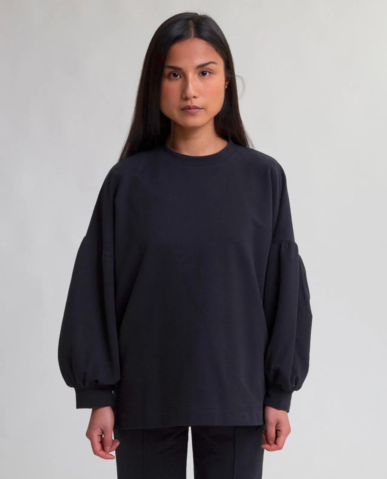 Amelia Organic Cotton Sweatshirt In Black