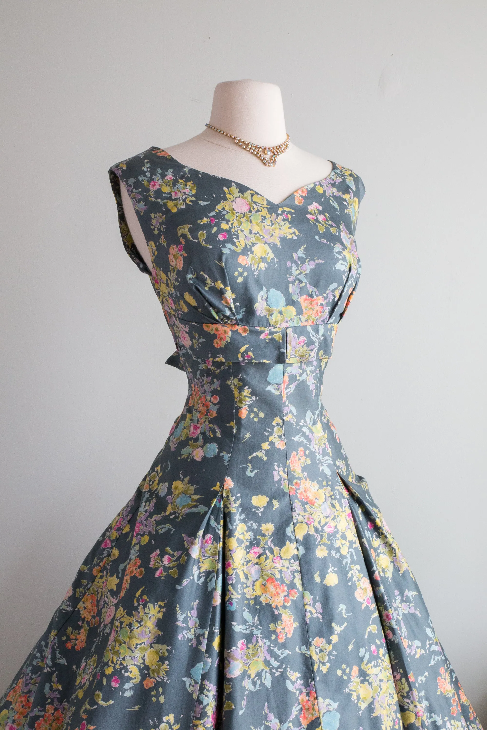 Beautiful 1950's Spring Floral Print Dress By Leanne / Small