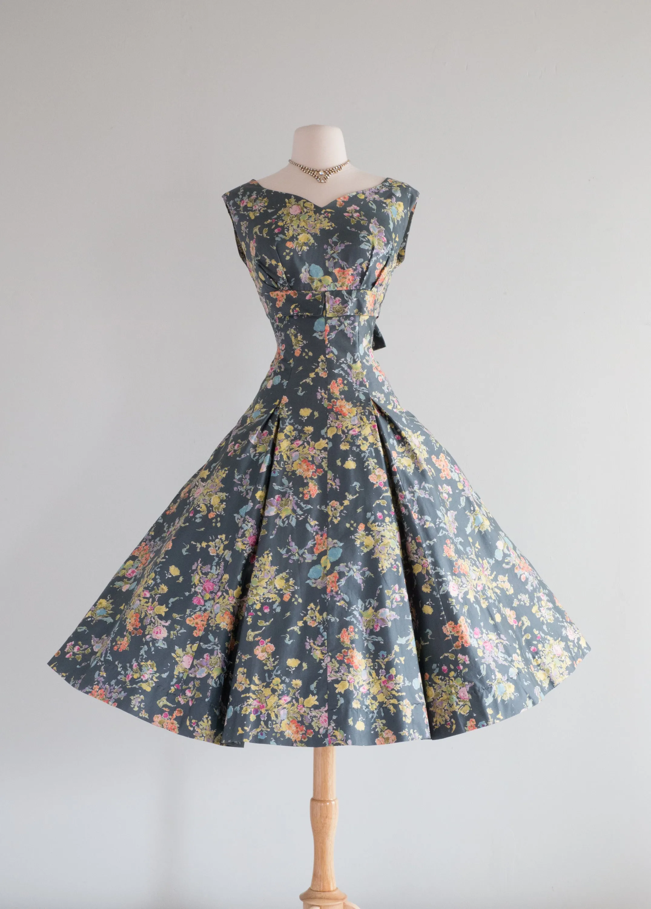 Beautiful 1950's Spring Floral Print Dress By Leanne / Small