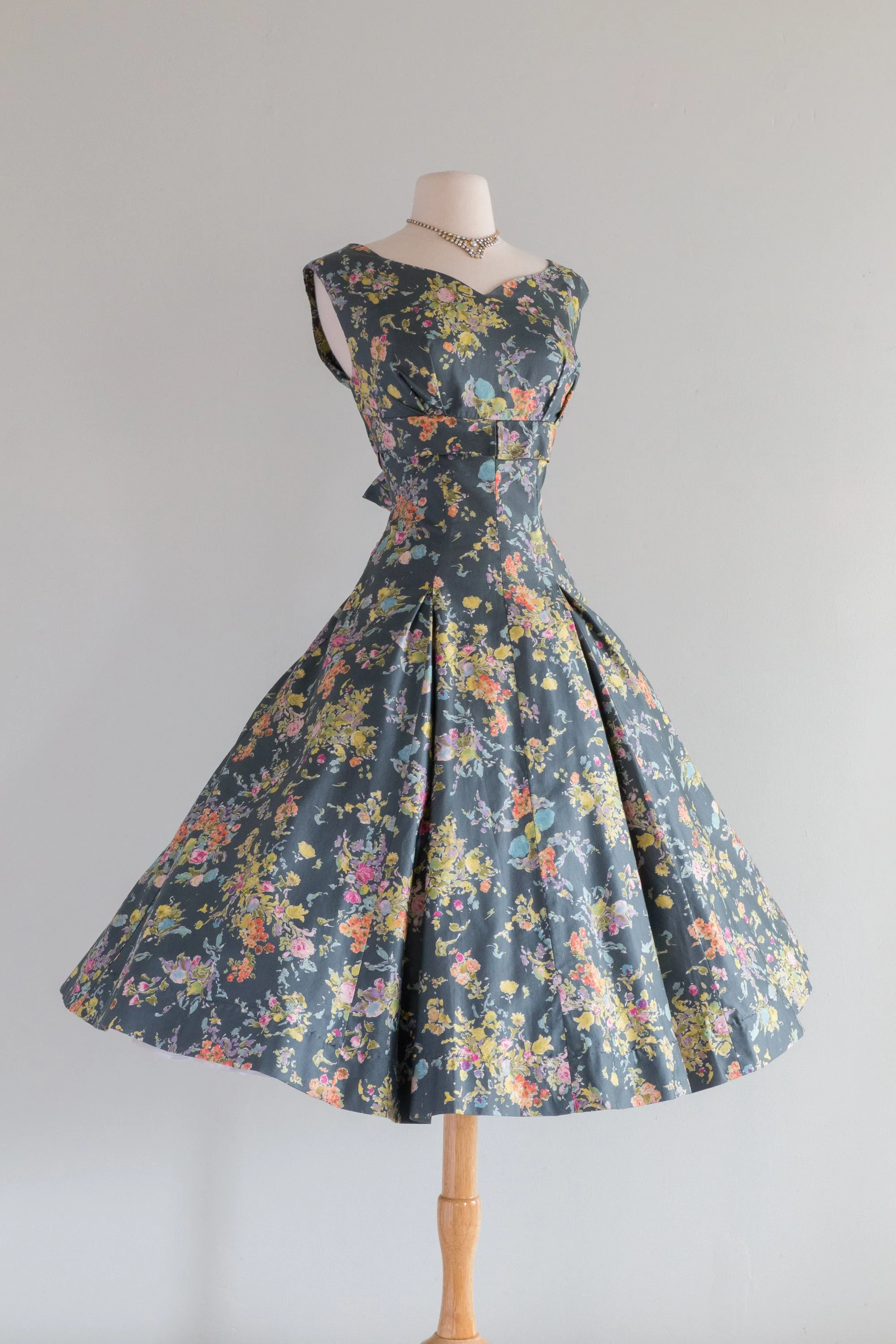 Beautiful 1950's Spring Floral Print Dress By Leanne / Small