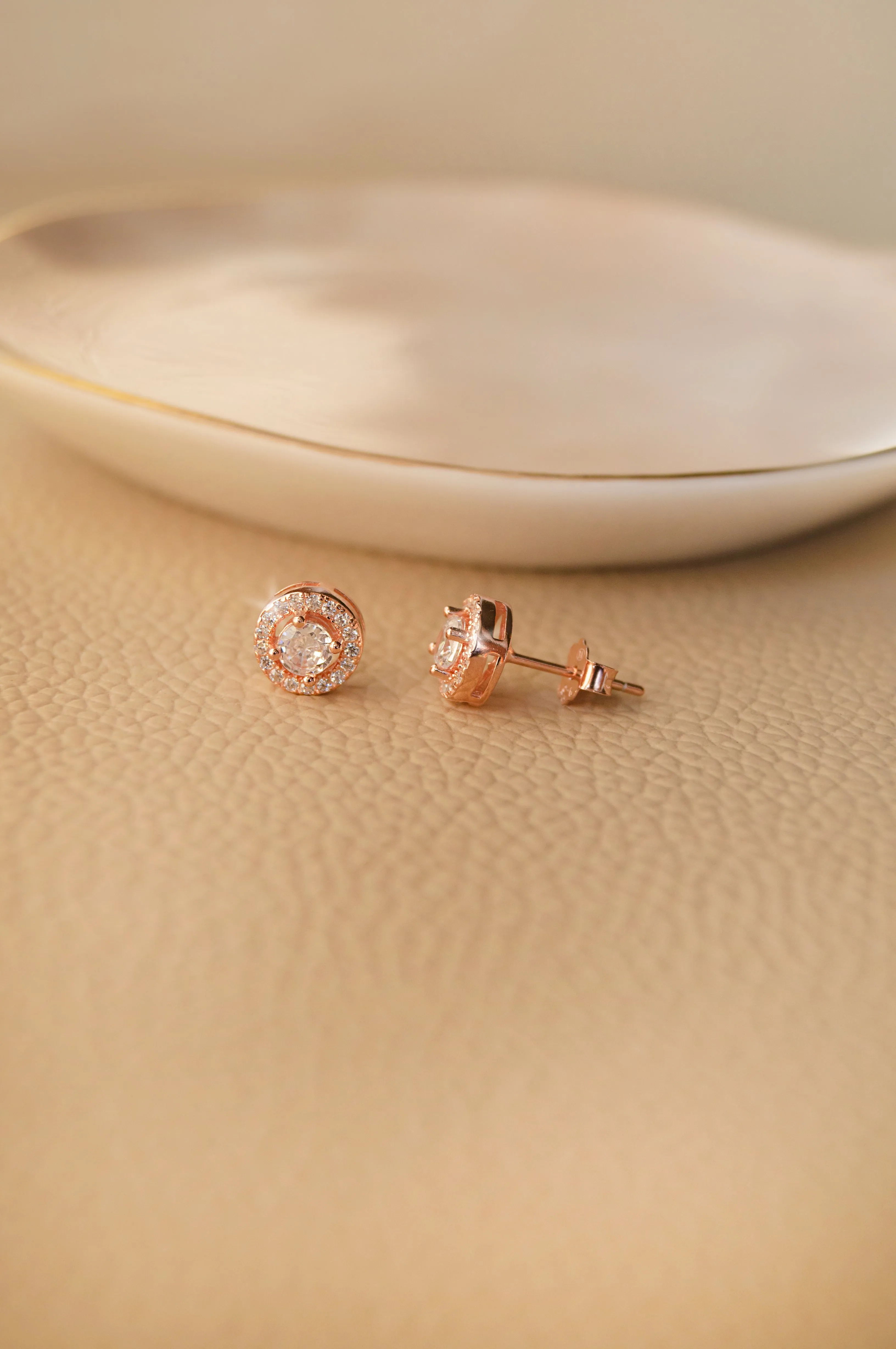 Glorious Halo Solitaire Rose Gold Plated Sterling Silver Pendant Set