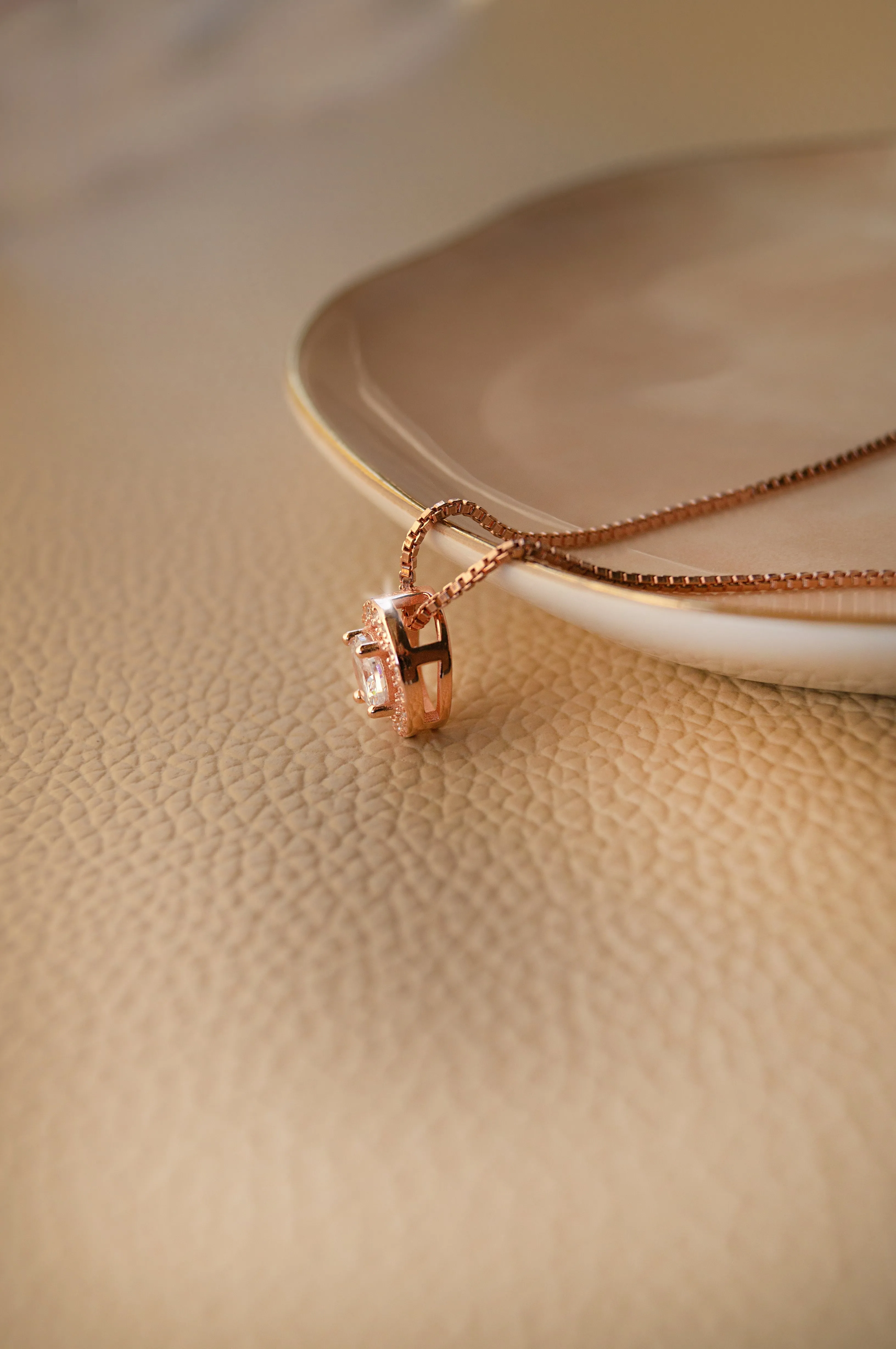 Glorious Halo Solitaire Rose Gold Plated Sterling Silver Pendant Set