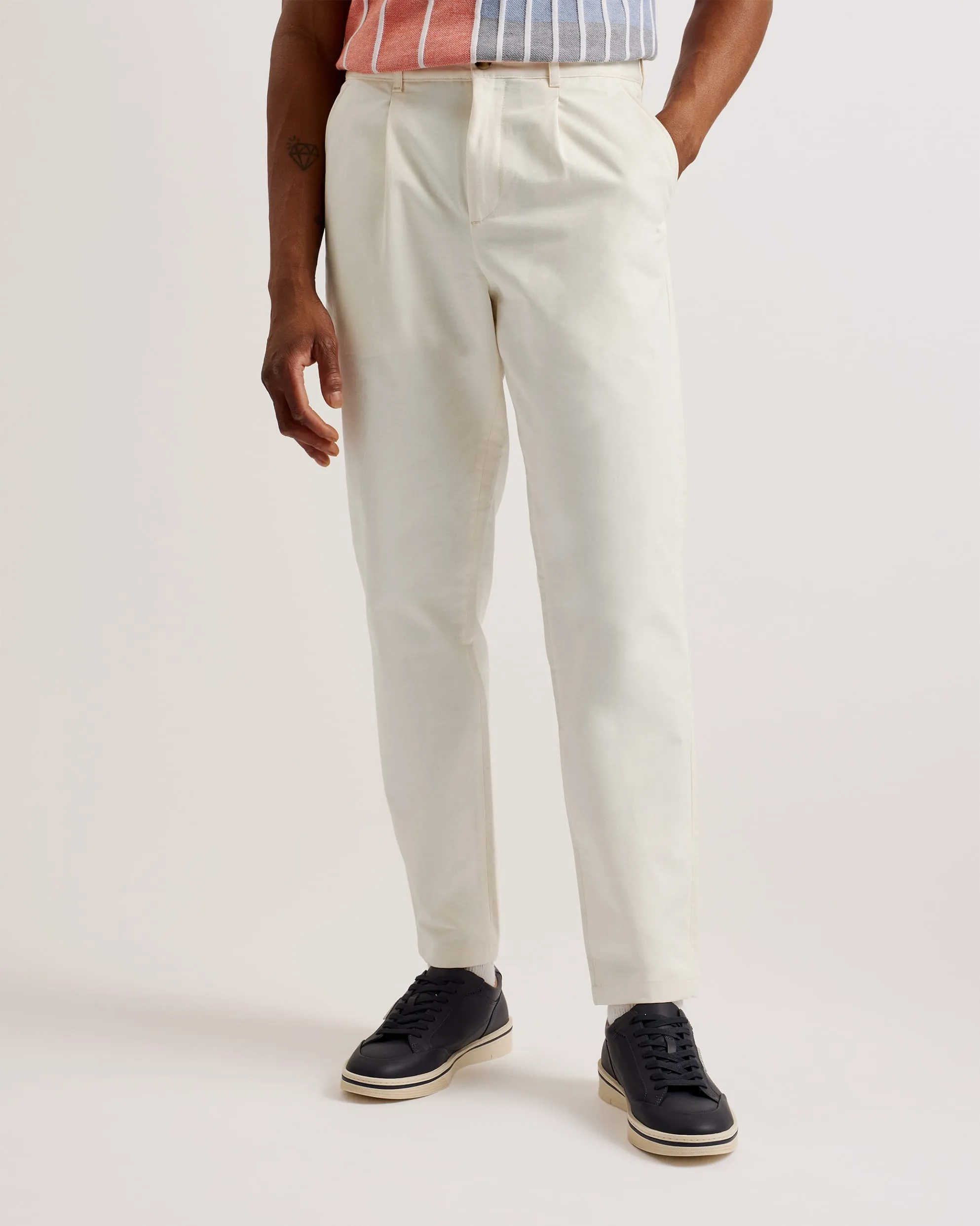 Holmer Tapered Fit Pleated Cotton Trousers White