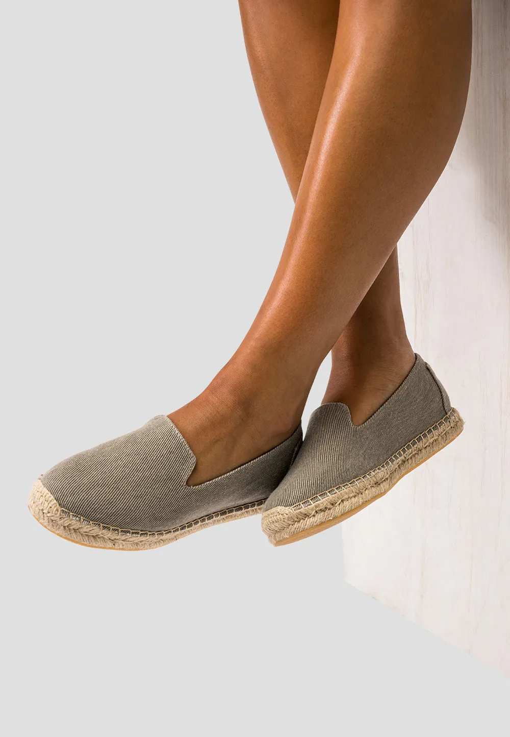 MOC ESSENTIAL GREY